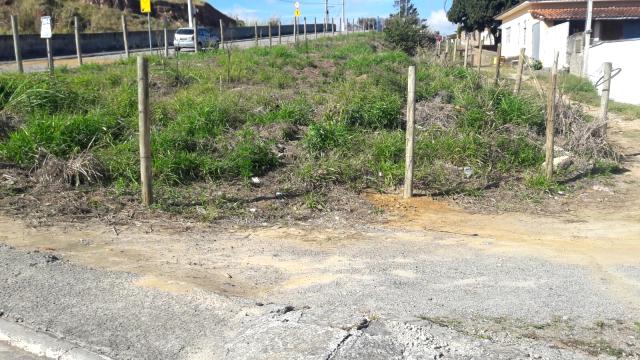 T. 6050 - TERRENO DE ESQUINA EM PARATE COM SEGURANA (CAMERA))