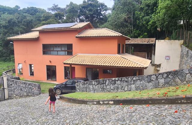 C.6134 - Casa em Condomnio no Bairro Itaoca.